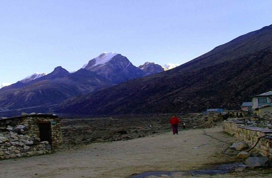 Independent VS Guided Everest Base Camp Trek