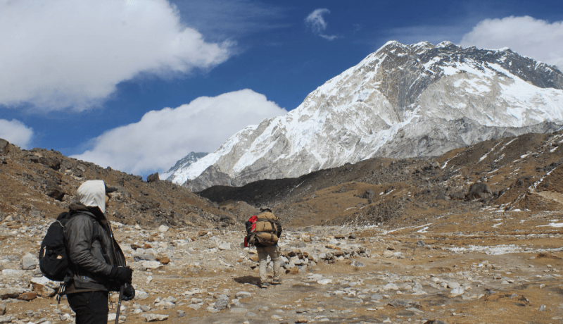 Trek from Dingboche to Lobuche (4930m.) 5.30hrs walk and overnight in lodge.