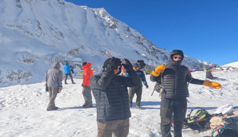 Trek from Dharamsala (4470m) to Larke Pass – Overnight in Lodge